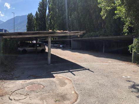 Martigny, Valais - Place couverte  16.00 m2 CHF 100.- / mois